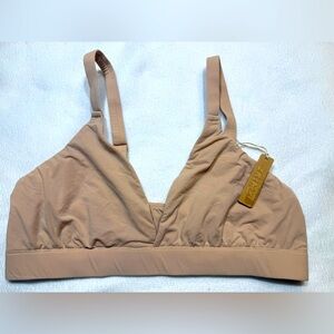 SKIMS Fits Everybody Triangle Bralette. Size 2X. Mica.